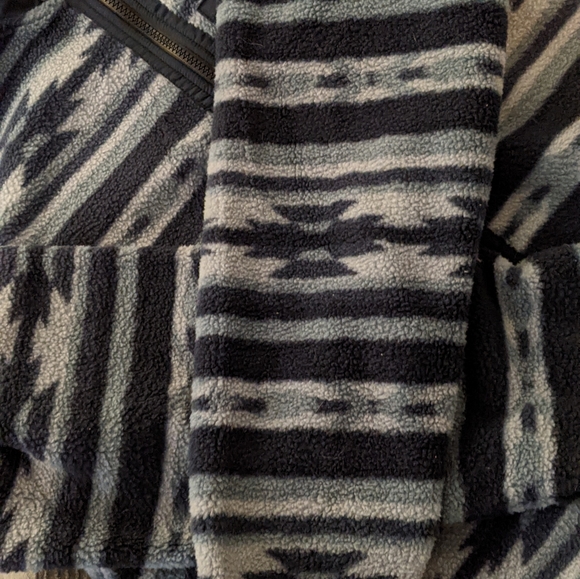 Old Navy Sherpa Jacket NWT - Picture 3 of 6